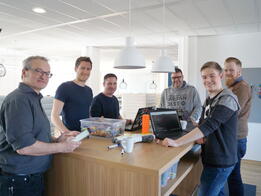 Team PENG - wir halten die Shops in Betrieb